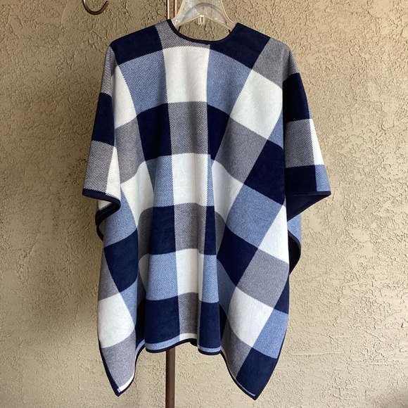 Woolrich Reversible Fleece Blanket Wrap Poncho - Picture 4 of 5